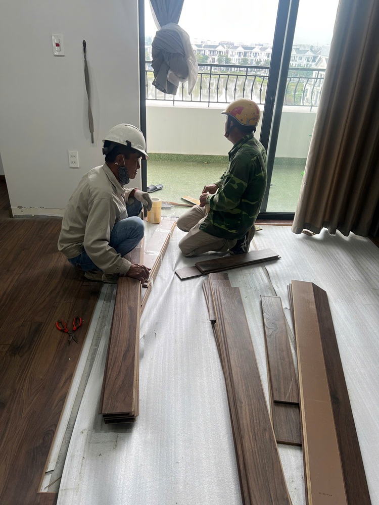 12 tháo dỡ sàn gỗ công nghiệp